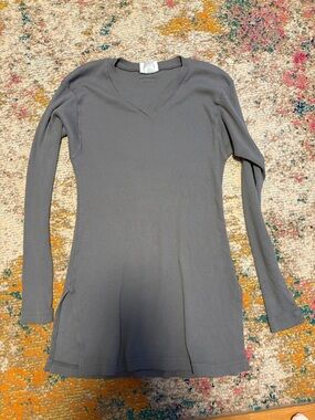 Hard tail long sleeved top